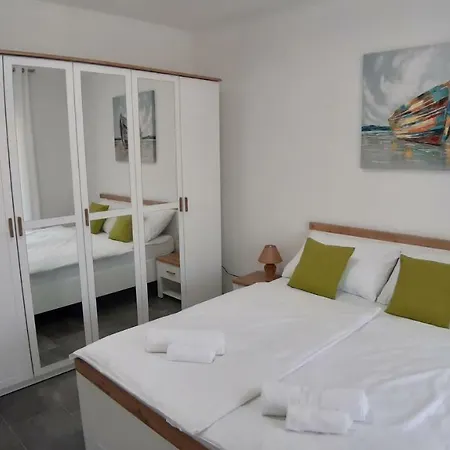 Relax Apartment Starigrad Paklenica Exterior photo